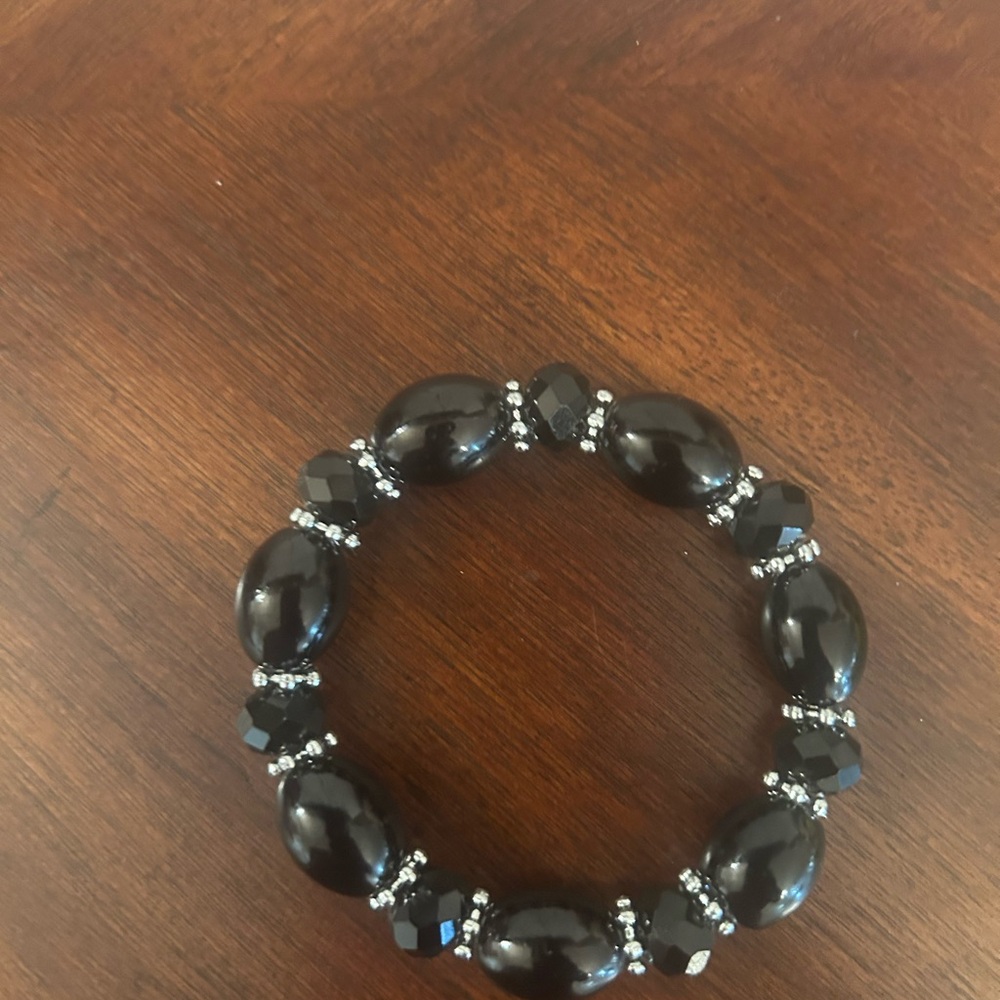 Colorful Beaded Bracelets. - Picture 2 of 8